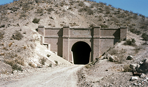 Gaimantunnel1975